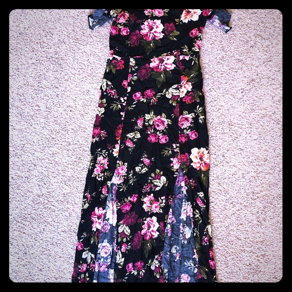 Maxi dress - Picture 1 of 3